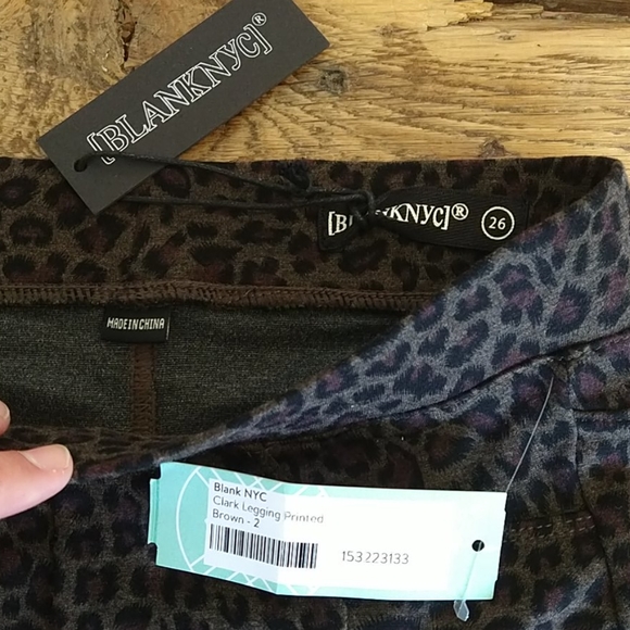 NWT Blank NYC Leopard Stretchy Leggings with Pockets | Size 26 - Picture 5 of 5